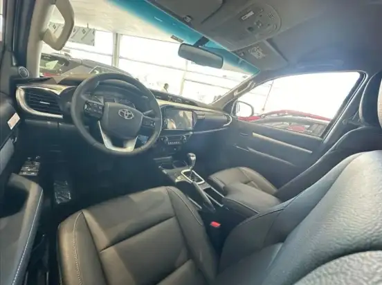 TOYOTA-HILUX-2025