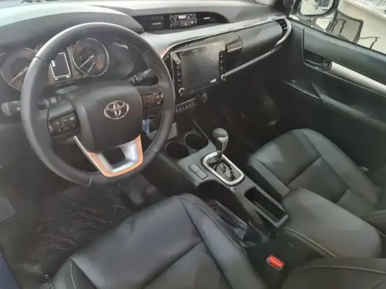 TOYOTA-HILUX-2.8 D-4D TURBO DIESEL CD SRV 4X4 AUTOMÁTICO TOYOTA-HILUX-2025