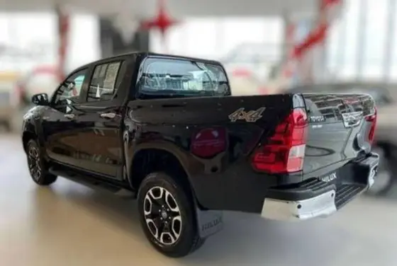 TOYOTA HILUX 2.8 D-4D TURBO DIESEL CD SRV 4X4 AUTOMÁTICO