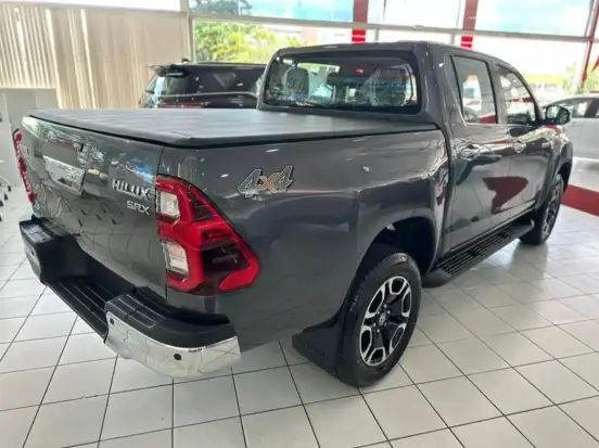 TOYOTA-HILUX-2025