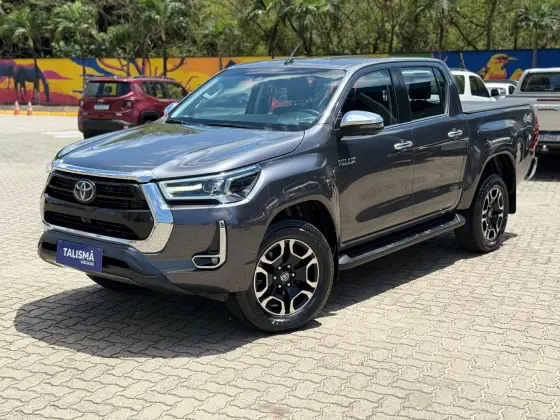 TOYOTA HILUX 2.8 D-4D TURBO DIESEL CD SRX 4X4 AUTOMÁTICO