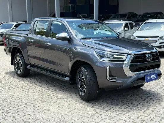 TOYOTA-HILUX-2022