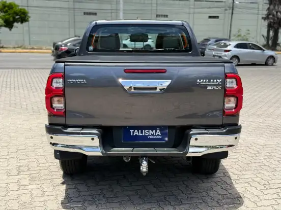 TOYOTA-HILUX-2.8 D-4D TURBO DIESEL CD SRX 4X4 AUTOMÁTICO TOYOTA-HILUX-2022