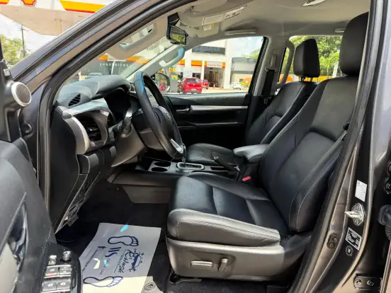 TOYOTA-HILUX-2.8 D-4D TURBO DIESEL CD SRX 4X4 AUTOMÁTICO TOYOTA-HILUX-2022