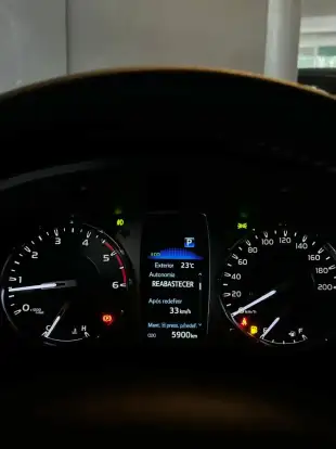 TOYOTA-HILUX-2025