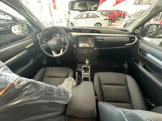 TOYOTA-HILUX-2025