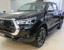 TOYOTA HILUX 2.8 D-4D TURBO DIESEL CD SRX 4X4 AUTOMÁTICO TOYOTA HILUX 2.8 D-4D TURBO DIESEL CD SRX 4X4 AUTOMÁTICO