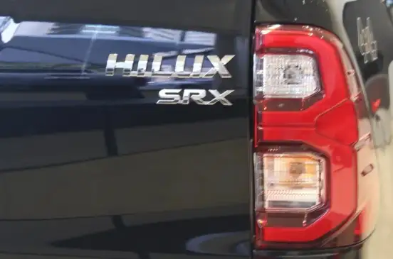 TOYOTA-HILUX-2025