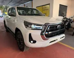TOYOTA HILUX 2.8 D-4D TURBO DIESEL CD SRX 4X4 AUTOMÁTICO TOYOTA HILUX 2.8 D-4D TURBO DIESEL CD SRX 4X4 AUTOMÁTICO