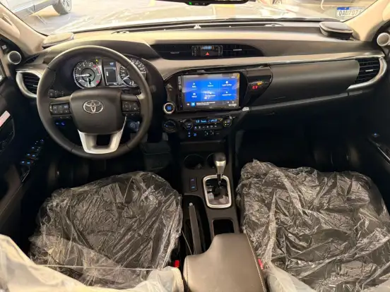 TOYOTA-HILUX-2025