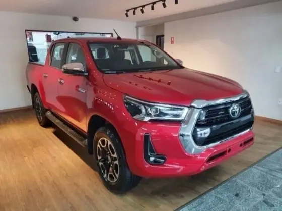TOYOTA HILUX 2.8 D-4D TURBO DIESEL CD SRX 4X4 AUTOMÁTICO