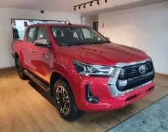 TOYOTA HILUX 2.8 D-4D TURBO DIESEL CD SRX 4X4 AUTOMÁTICO TOYOTA HILUX 2.8 D-4D TURBO DIESEL CD SRX 4X4 AUTOMÁTICO
