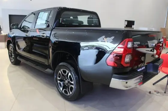 TOYOTA HILUX 2.8 D-4D TURBO DIESEL CD SRX 4X4 AUTOMÁTICO