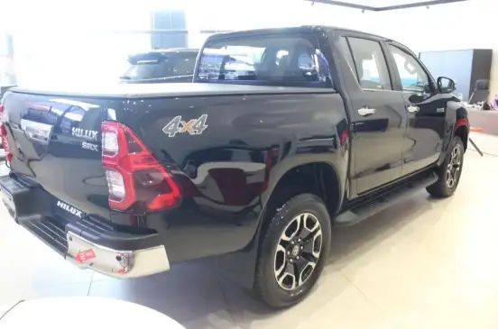 TOYOTA-HILUX-2025