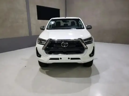 TOYOTA-HILUX-2025