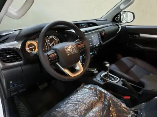 TOYOTA-HILUX-2025