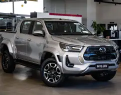 TOYOTA HILUX 2.8 D-4D TURBO DIESEL CD SRX PLUS 4X4 AUTOMÁTICO TOYOTA HILUX 2.8 D-4D TURBO DIESEL CD SRX PLUS 4X4 AUTOMÁTICO