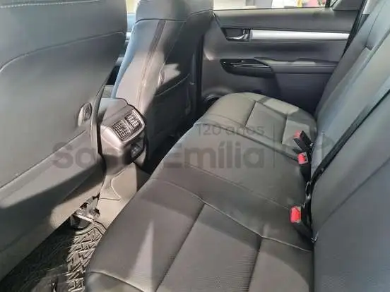TOYOTA-HILUX-2026