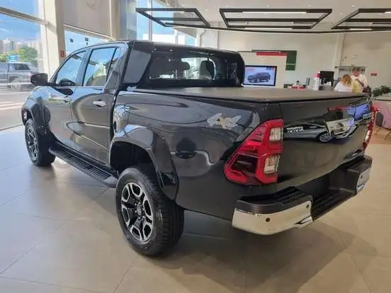 TOYOTA-HILUX-2.8 D-4D TURBO DIESEL CD SRX PLUS 4X4 AUTOMÁTICO TOYOTA-HILUX-2026