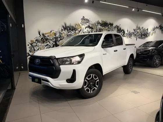 TOYOTA HILUX 2.8 D-4D TURBO DIESEL CHASSI 4X4 MANUAL TOYOTA HILUX 2.8 D-4D TURBO DIESEL CHASSI 4X4 MANUAL