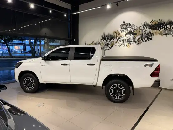 TOYOTA-HILUX-2.8 D-4D TURBO DIESEL CHASSI 4X4 MANUAL TOYOTA-HILUX-2022