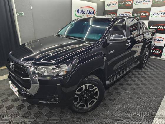 TOYOTA HILUX 2.8 D-4D TURBO DIESEL CD GR-S 4X4 AUTOMÁTICO