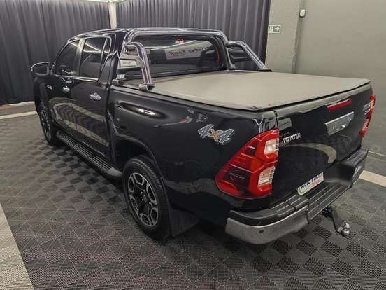 TOYOTA-HILUX-2.8 D-4D TURBO DIESEL CD GR-S 4X4 AUTOMÁTICO TOYOTA-HILUX-2022