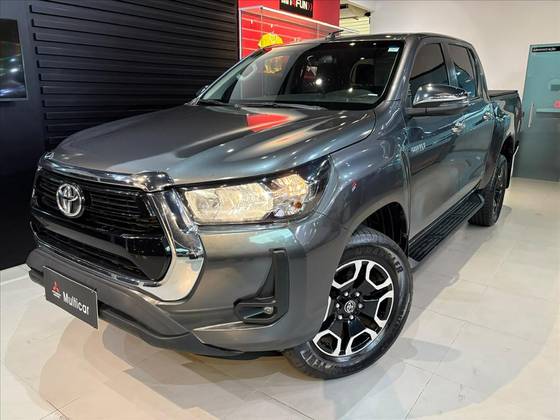 TOYOTA HILUX 2.8 D-4D TURBO DIESEL CD SRV 4X4 AUTOMÁTICO