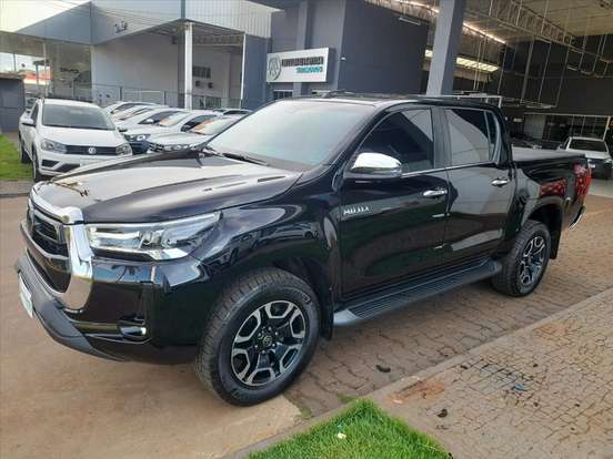 TOYOTA-HILUX-2.8 D-4D TURBO DIESEL CD SRX 4X4 AUTOMÁTICO TOYOTA-HILUX-2024
