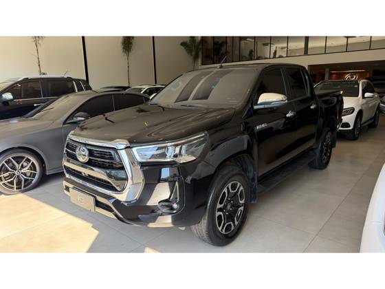 TOYOTA HILUX 2.8 D-4D TURBO DIESEL CD SRX 4X4 AUTOMÁTICO