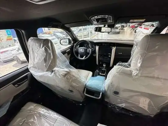 TOYOTA-HILUX SW4-2025