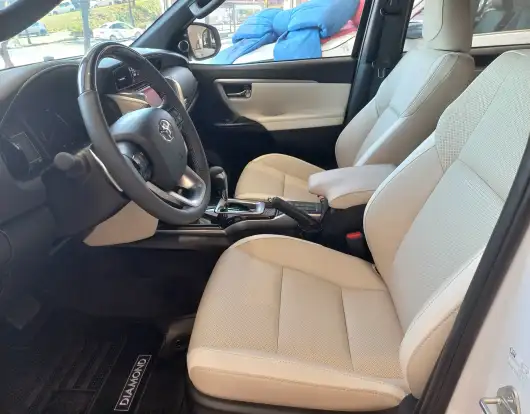 TOYOTA-HILUX SW4-2025