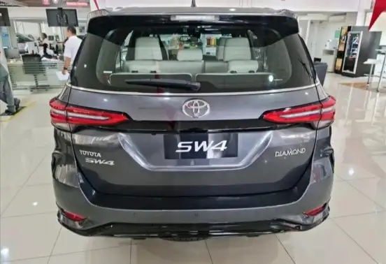 TOYOTA-HILUX SW4-2025