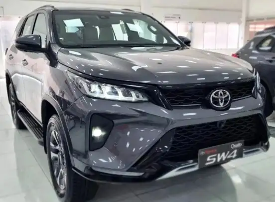 TOYOTA-HILUX SW4-2025
