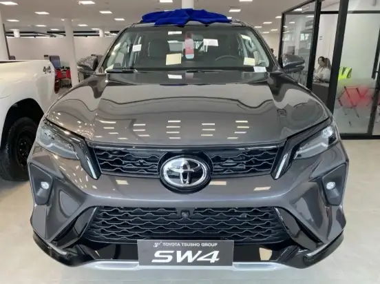 TOYOTA-HILUX SW4-2.8 D-4D TURBO DIESEL SRX PLATINUM 7L 4X4 AUTOMÁTICO TOYOTA-HILUX SW4-2025