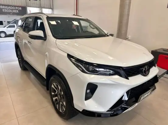 TOYOTA-HILUX SW4-2025