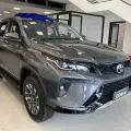 TOYOTA HILUX SW4 2.8 D-4D TURBO DIESEL SRX PLATINUM 7L 4X4 AUTOMÁTICO TOYOTA HILUX SW4 2.8 D-4D TURBO DIESEL SRX PLATINUM 7L 4X4 AUTOMÁTICO