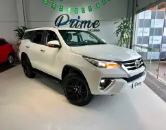 TOYOTA HILUX SW4 2.8 SRX 4X4 7 LUGARES 16V TURBO INTERCOOLER DIESEL 4P AUTOMÁTICO TOYOTA HILUX SW4 2.8 SRX 4X4 7 LUGARES 16V TURBO INTERCOOLER DIESEL 4P AUTOMÁTICO