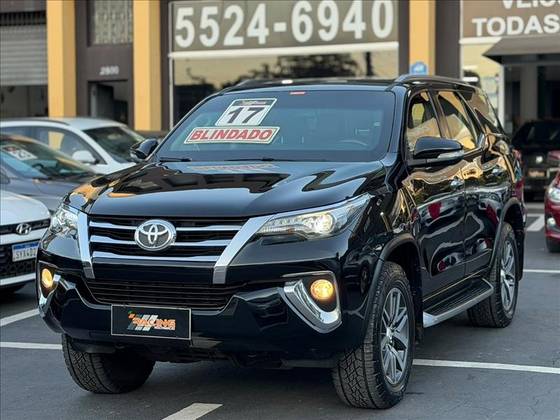 TOYOTA HILUX SW4 2.8 SRX 4X4 7 LUGARES 16V TURBO INTERCOOLER DIESEL 4P AUTOMÁTICO