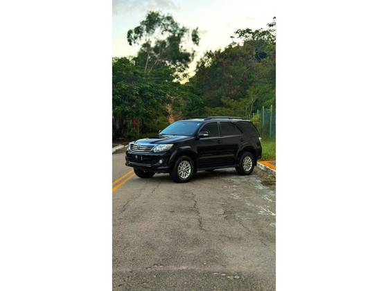 TOYOTA HILUX SW4 3.0 SRV 4X4 7 LUGARES 16V TURBO INTERCOOLER DIESEL 4P AUTOMÁTICO