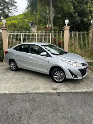 TOYOTA-YARIS-2019