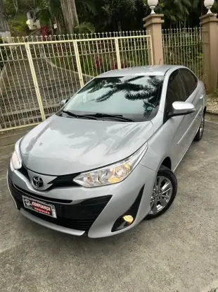 TOYOTA-YARIS-2019
