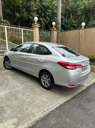 TOYOTA-YARIS-2019