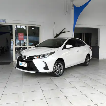 TOYOTA-YARIS-2024