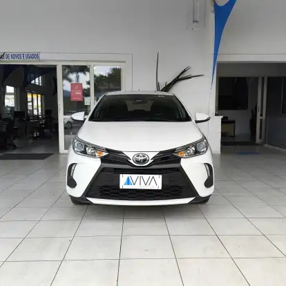 TOYOTA-YARIS-2024