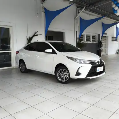 TOYOTA-YARIS-2024