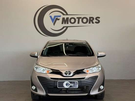 TOYOTA-YARIS-2018
