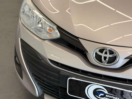 TOYOTA-YARIS-2018