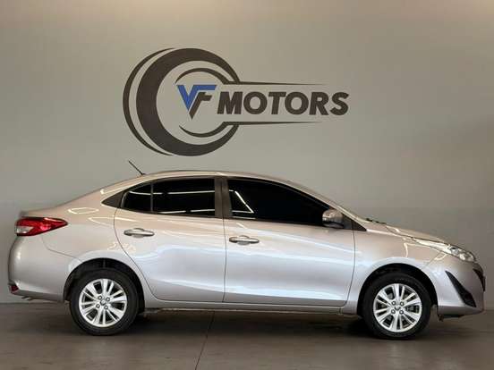 TOYOTA-YARIS-2018