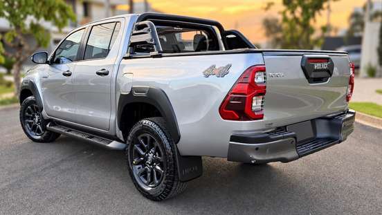 TOYOTA-HILUX-2022